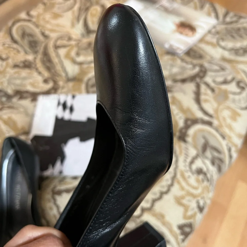 Stuart Weitzman Black Leather Pumps - Size 9 - Picture 6 of 8